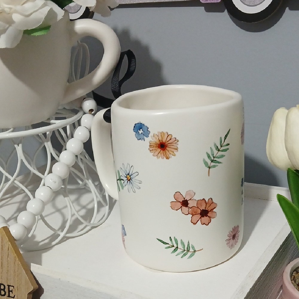 Rae Dunn Floral Faith Family Friends Mug NWT - Picture 2 of 6